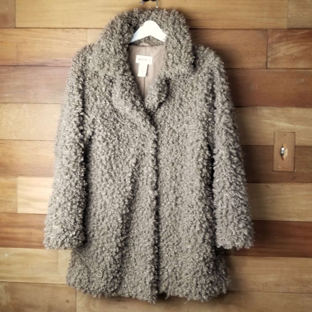 For the Republic faux fur brown/caramel coat size L
